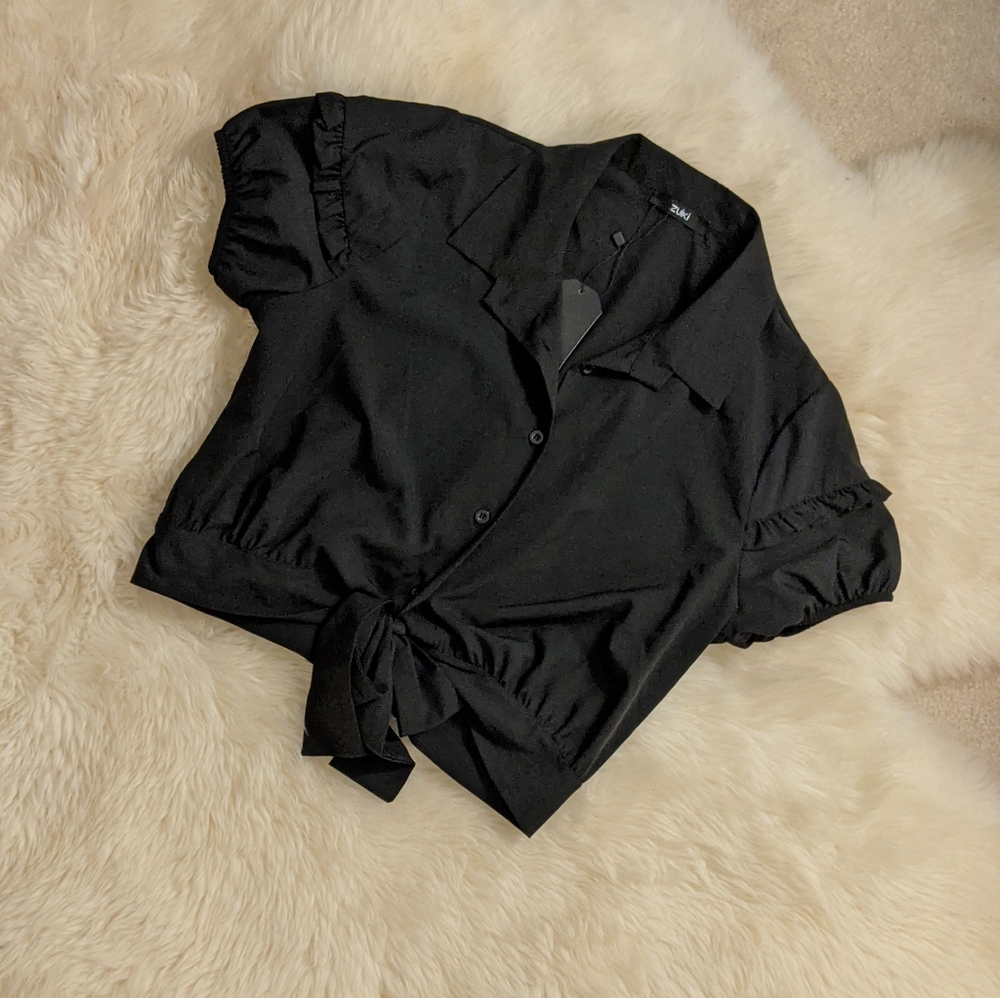 NWT Puff sleeve tie waist button crop top